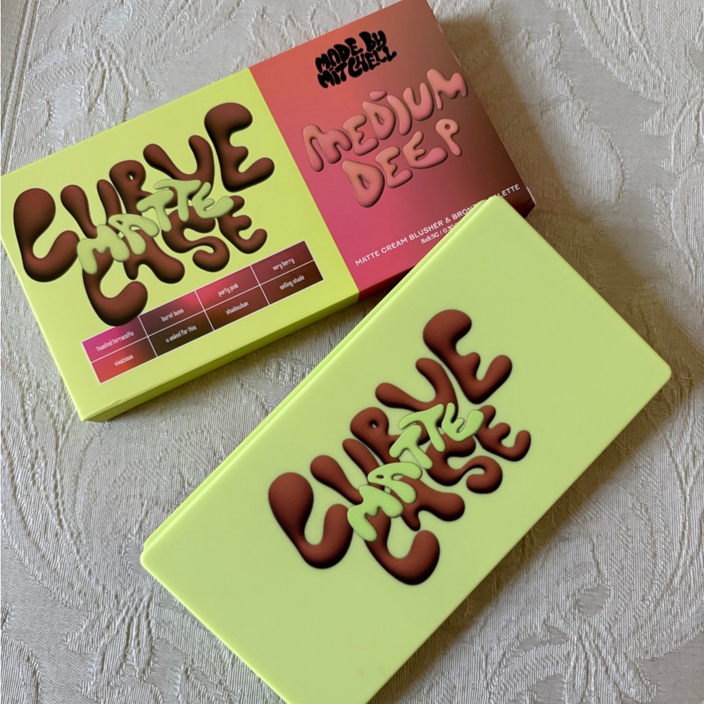 Made by Mitchell Curve Case Matte Cream Face & Eye Palette Medium Deep BNIB - Picture 2 of 10